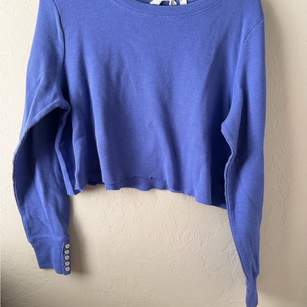 Candace Cameron Bure Knit Top L gold buttons that is blue and has been cropped